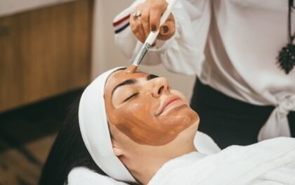 Procedimento de limpeza de pele profissional